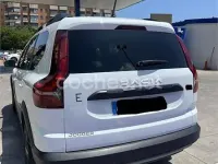 Usado Dacia Jogger Expression 100 CV (73 kW) 2025 Blanco Monovolumen