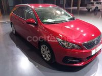 Usado Peugeot 308 Style 100 CV (73 kW) 2018 Rojo Familiar