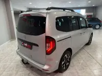 Käytetty Nissan Townstar N-Connecta 131 HP (96 kW) 2025 Harmaa Farmari