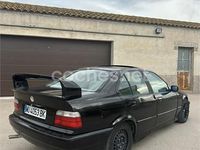 Usado BMW 318 115 CV (84 kW) 1991 Negro Berlina
