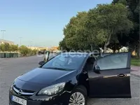 Usado Opel Astra Selective 115 CV (84 kW) 2014 Marrón Berlina