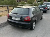 Usado Audi A3 Ambiente 125 CV (91 kW) 1998 Negro Utilitario
