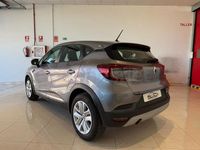 Usado Renault Captur Life 90 CV (66 kW) 2021 Gris / plata SUV