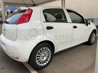 Usado Fiat Punto Young 69 CV (50 kW) 2016 Blanco Berlina