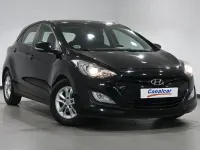 Usado Hyundai i30 90 CV (66 kW) 2013 Negro