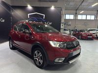 Usado Dacia Sandero Essentiel 90 CV (66 kW) 2019 Granate Berlina