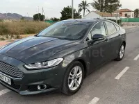 Usado Ford Mondeo ST-Line 160 CV (117 kW) 2018 Azul Berlina