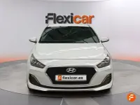 Usado Hyundai i30 120 CV (88 kW) 2019 Blanco Berlina