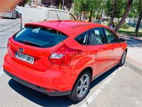 Usado Ford Focus 115 CV (84 kW) 2014 Rojo Berlina
