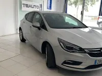 Usado Opel Astra Excellence 110 CV (80 kW) 2016 Gris / plata Berlina