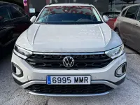 Usado VW T-Roc Life 150 CV (110 kW) 2024 Gris / plata SUV