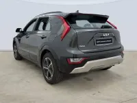 Usado Kia Niro 129 CV (94 kW) 2025 Gris SUV