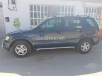 Usado Mercedes ML320 218 CV (160 kW) 1999 Azul SUV