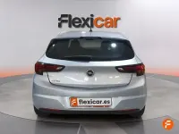 Usado Opel Astra Elegance 122 CV (89 kW) 2020 Gris