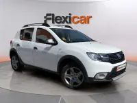 Usado Dacia Sandero Essentiel 90 CV (66 kW) 2018 Blanco Berlina