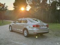 Begagnad VW Jetta Advance 105 HK (77 kW) 2013 Beige Sedan