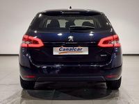 Usado Peugeot 308 SW Active 120 CV (88 kW) 2015 Azul Familiar