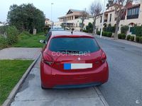 Usado Peugeot 208 Style 82 CV (60 kW) 2017 Granate Utilitario