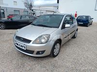 Usado Ford Fiesta Ambiente 68 CV (50 kW) 2007 Gris / plata Berlina
