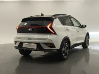 Usado Hyundai Bayon 100 CV (73 kW) 2025 Blanco SUV