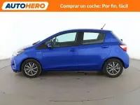 Usado Toyota Yaris Active 101 CV (74 kW) 2018 Azul Utilitario
