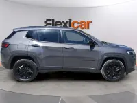 Usado Jeep Compass Night Eagle 131 CV (96 kW) 2022 Gris SUV