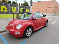 Usado VW New Beetle 102 CV (75 kW) 2004 Rojo Utilitario