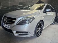 Usado Mercedes B180 Sport Edition 109 CV (80 kW) 2012 Gris Monovolumen