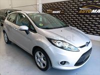 Usado Ford Fiesta Trend 90 CV (66 kW) 2010 Gris / plata Utilitario