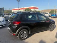 Usado Dacia Sandero Expression 91 CV (66 kW) 2023 Negro