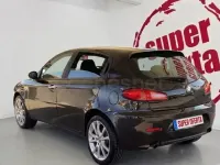 Usado Alfa Romeo 147 Distinctive 105 CV (77 kW) 2006 Negro Utilitario
