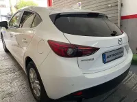 Usado Mazda 3 Luxury 150 CV (110 kW) 2015 Blanco Utilitario