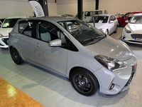 Usado Toyota Yaris Active 111 CV (81 kW) 2018 Gris / plata Berlina