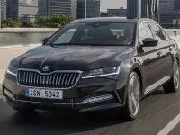 Usado Skoda Superb Ambition 150 CV (110 kW) 2016 Marrón Familiar