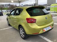 Usado Seat Ibiza Style 90 CV (66 kW) 2010 Amarillo Berlina