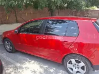 Usado VW Golf V Sportline 102 CV (75 kW) 2007 Rojo Berlina