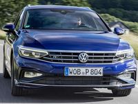 Usado VW Passat 122 CV (89 kW) 2022 Gris Familiar