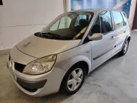 Usado Renault Scénic Dynamique 105 CV (77 kW) 2008 Gris / plata Monovolumen