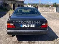 Usado Mercedes E300 231 CV (169 kW) 1992 Negro Berlina
