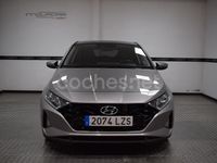 Usado Hyundai i20 100 CV (73 kW) 2022 Gris / plata Berlina