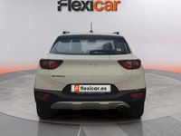 Usado Kia Stonic 84 CV (61 kW) 2022 Blanco SUV