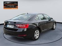Usado Skoda Superb Style 150 CV (110 kW) 2018 Negro Berlina