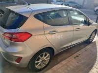 Usado Ford Fiesta Trend 85 CV (62 kW) 2018 Gris / plata Utilitario