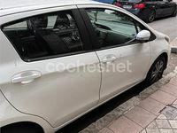 Usado Toyota Yaris Active 99 CV (72 kW) 2015 Blanco Berlina