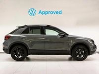 Usado VW T-Roc 115 CV (84 kW) 2025 Gris/plata SUV