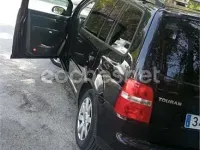 Usado VW Touran 105 CV (77 kW) 2005 Negro Monovolumen