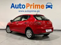 Usado Seat Ibiza Style 90 CV (66 kW) 2016 Rojo Berlina