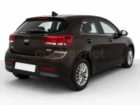 Usado Kia Rio 100 CV (73 kW) 2020 Marrón Berlina