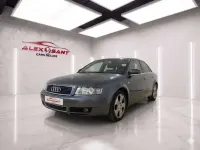 Usado Audi A4 131 CV (96 kW) 2004 Gris Berlina