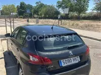 Usado Peugeot 308 Access 115 CV (84 kW) 2014 Gris / plata Berlina